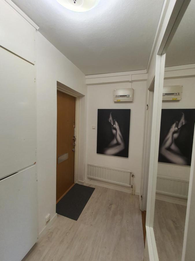 Close To The Metro And The Beach!!! With A View Of The Scandinavian Forest ストックホルム エクステリア 写真