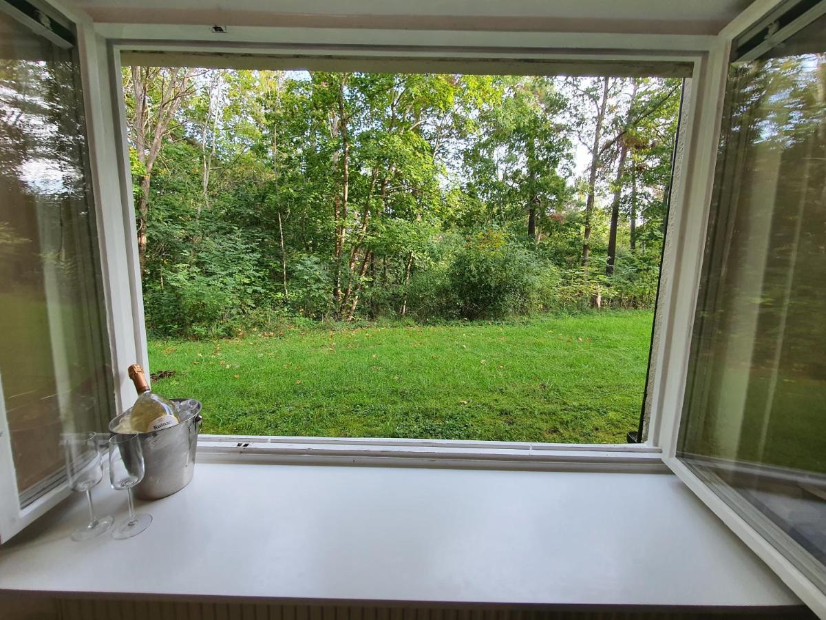 Close To The Metro And The Beach!!! With A View Of The Scandinavian Forest ストックホルム エクステリア 写真